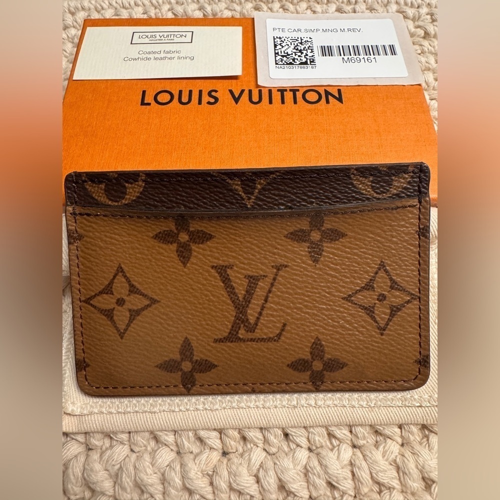 Louis Vuitton Authentic Reverse Monogram Card Holder M69161